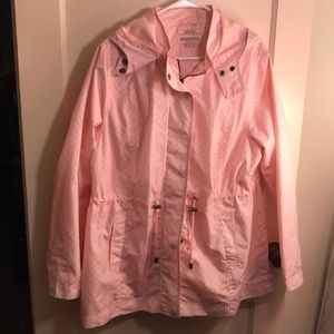 Rain coat/wind breaker